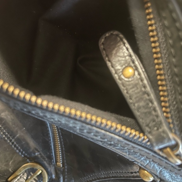 Sondra Roberts large Crossbody bag - Picture 6 of 11